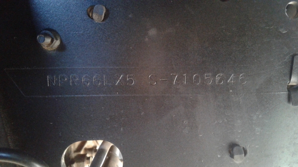 รถดั้มพ์.NPR.120แรงปี39ฝาขาว.แอร์.พวงมาลัยเพาเวอร์.เกียร์ร๊อกกี้6สปีด.ช่างล่างF.หน้าหลัง.รถห้างแท้100\%ดั้มพ์สามมิตร.รถพร้อมใชเล่มพร้อมโอน