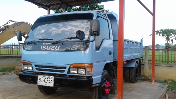 รถดั้มพ์.NPR.120แรงปี39ฝาขาว.แอร์.พวงมาลัยเพาเวอร์.เกียร์ร๊อกกี้6สปีด.ช่างล่างF.หน้าหลัง.รถห้างแท้100\%ดั้มพ์สามมิตร.รถพร้อมใชเล่มพร้อมโอน