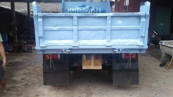 รถดั้มพ์.NPR.120แรงปี39ฝาขาว.แอร์.พวงมาลัยเพาเวอร์.เกียร์ร๊อกกี้6สปีด.ช่างล่างF.หน้าหลัง.รถห้างแท้100\%ดั้มพ์สามมิตร.รถพร้อมใชเล่มพร้อมโอน