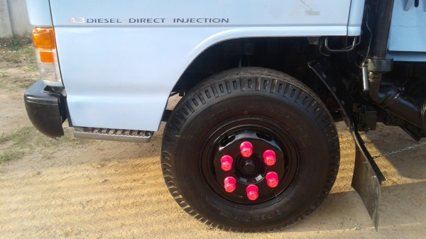 รถดั้มพ์.NPR.120แรงปี39ฝาขาว.แอร์.พวงมาลัยเพาเวอร์.เกียร์ร๊อกกี้6สปีด.ช่างล่างF.หน้าหลัง.รถห้างแท้100\%ดั้มพ์สามมิตร.รถพร้อมใชเล่มพร้อมโอน