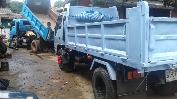 รถดั้มพ์.NPR.120แรงปี39ฝาขาว.แอร์.พวงมาลัยเพาเวอร์.เกียร์ร๊อกกี้6สปีด.ช่างล่างF.หน้าหลัง.รถห้างแท้100\%ดั้มพ์สามมิตร.รถพร้อมใชเล่มพร้อมโอน