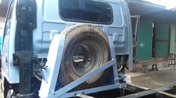 รถดั้มพ์.NPR.120แรงปี39ฝาขาว.แอร์.พวงมาลัยเพาเวอร์.เกียร์ร๊อกกี้6สปีด.ช่างล่างF.หน้าหลัง.รถห้างแท้100\%ดั้มพ์สามมิตร.รถพร้อมใชเล่มพร้อมโอน