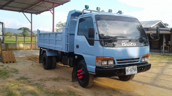 รถดั้มพ์.NPR.120แรงปี39ฝาขาว.แอร์.พวงมาลัยเพาเวอร์.เกียร์ร๊อกกี้6สปีด.ช่างล่างF.หน้าหลัง.รถห้างแท้100\%ดั้มพ์สามมิตร.รถพร้อมใชเล่มพร้อมโอน