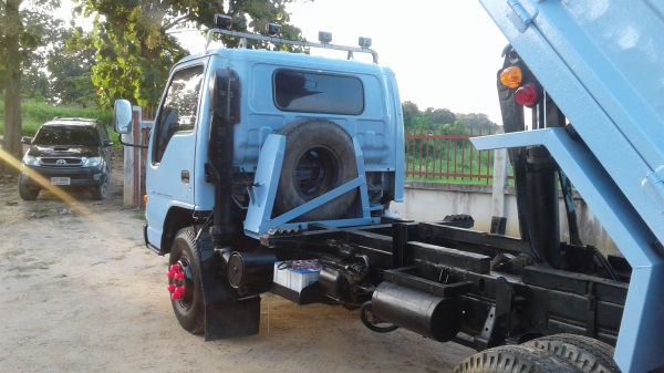 รถดั้มพ์.NPR.120แรงปี39ฝาขาว.แอร์.พวงมาลัยเพาเวอร์.เกียร์ร๊อกกี้6สปีด.ช่างล่างF.หน้าหลัง.รถห้างแท้100\%ดั้มพ์สามมิตร.รถพร้อมใชเล่มพร้อมโอน