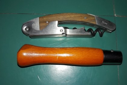 ขายมีดพับด้ามไม้ใบมีดสแตนเลสและที่เปิดขวดไวร์เปิดขวดฝาจีบได้สวยงาม