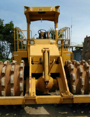 รถบด4ล้อหนาม CAT825B , CAT826C