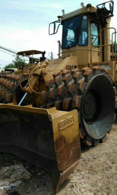 รถบด4ล้อหนาม CAT825B , CAT826C