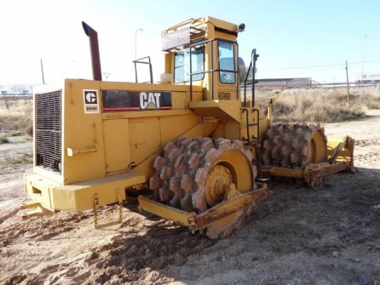 รถบด4ล้อหนาม CAT825B , CAT826C