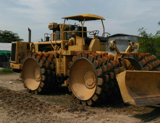 รถบด4ล้อหนาม CAT825B , CAT826C