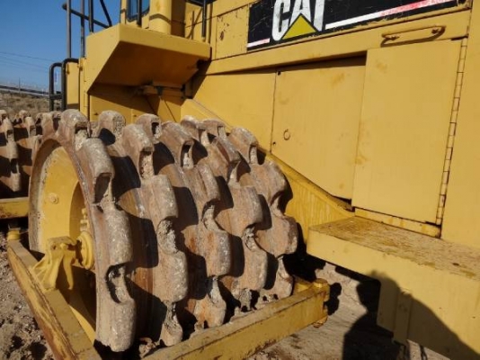 รถบด4ล้อหนาม CAT825B , CAT826C