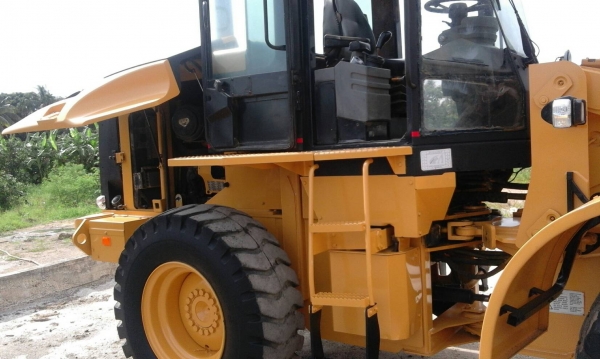 ขายรถตักล้อยาง CAT924Gz มีเอกสารเล่มทะเบียน เครื่องแรงดี เกียร์ดี ปั้มดี ระบบสมบูรณ์ ขายรถตักล้อยาง CAT924Gz มีเอกสารเล่มทะเบียน เครื่องแรงดี เกียร์ดี ปั้มดี ระบบสมบูรณ์