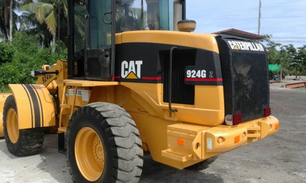 ขายรถตักล้อยาง CAT924Gz มีเอกสารเล่มทะเบียน เครื่องแรงดี เกียร์ดี ปั้มดี ระบบสมบูรณ์
