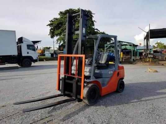 โฟล์คลิฟท์ Toyota 2.5 ตัน รุ่น 8 เสาสูง เครื่องเบนซินแก๊ส สวย โฟล์คลิฟท์ Toyota 2.5 ตัน รุ่น 8 เสาสูง เครื่องเบนซินแก๊ส สวย
