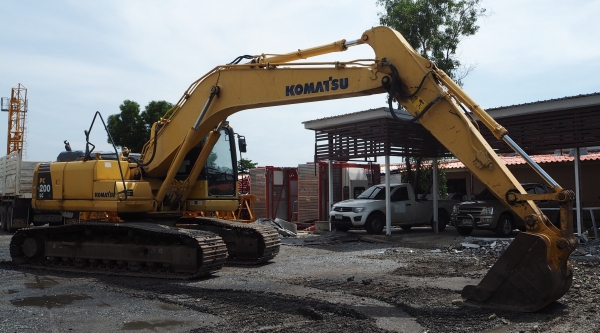 ขายรถขุด PC200-LC8