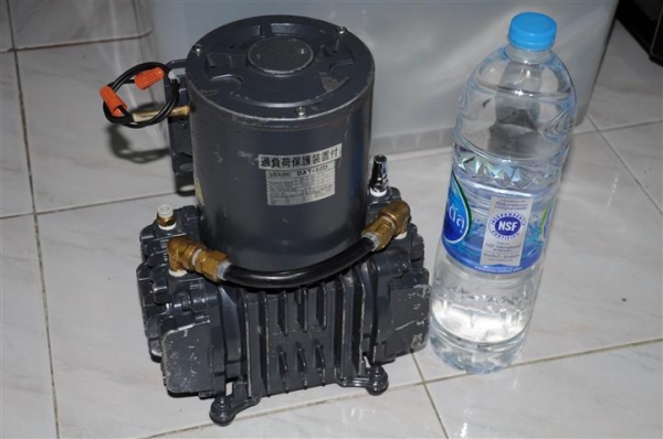 ปั้มแวคคั่มไดอะแฟรม ยี่ห้อ ULVAC MADE IN JAPAN