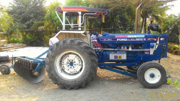 รถไถ -โทร 090 439 6932