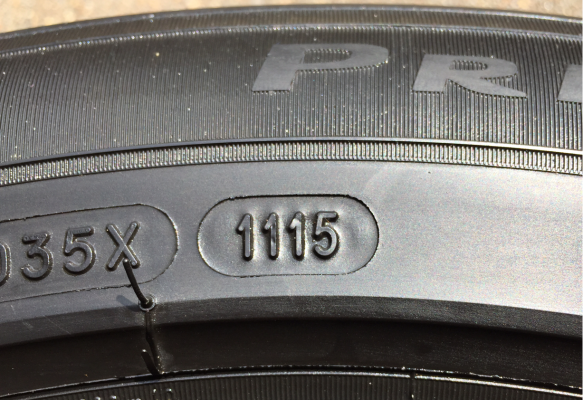 ยาง Michelin Primacy 3st 215 55 17 ปี15 ดอกเต็ม ไม่มีปะ ราคาไม่แพง