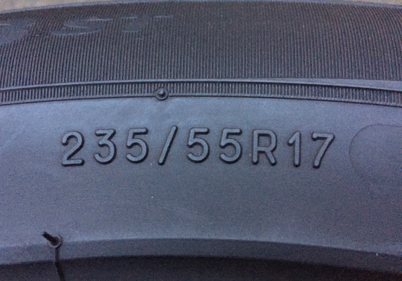 ยาง Michelin Primacy 3st 235 55 17 กลางปี13 ดอกเต็ม ไม่มีปะ ราคาไม่แพง