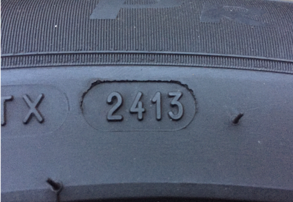 ยาง Michelin Primacy 3st 235 55 17 กลางปี13 ดอกเต็ม ไม่มีปะ ราคาไม่แพง