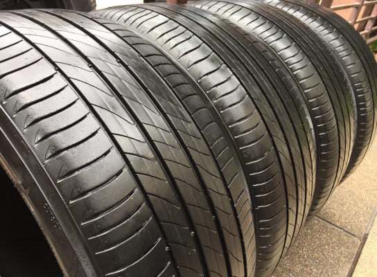 ยาง Michelin Primacy 3st 225 50 17 ปลายปี14 ดอกเยอะ พร้อมใช้งาน ราคาไม่แพง