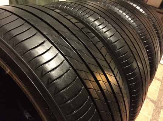 ยาง Michelin Primacy 3st 225 50 17 ปลายปี14 ดอกเยอะ พร้อมใช้งาน ราคาไม่แพง