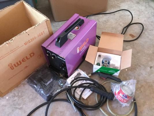 ด...ขายเครื่องเชื่อมco2 iweld MIG-200IGBT อุปกรณ์ครบยกกล่อง พร้อมถังแก๊ส  ขาย 13500 บาท มีรูปครับ