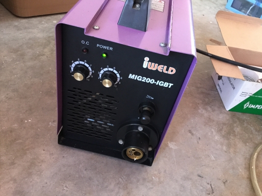 ด...ขายเครื่องเชื่อมco2 iweld MIG-200IGBT อุปกรณ์ครบยกกล่อง พร้อมถังแก๊ส  ขาย 13500 บาท มีรูปครับ