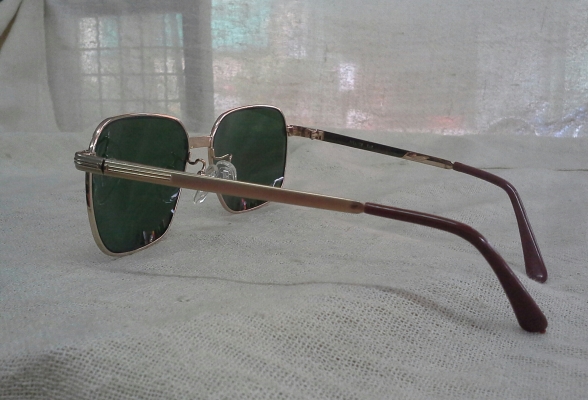 แว่นตาไททาเนียมบริสุทธิ์อันดับหนึ่งของแผ่นดิน Vintage MARUMAN TITANOS handmade in Japan