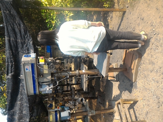 สว่านแท่นอย่างดียี่ห้อ Clausing ของอเมริกา สภาพแน่นๆทุกตัวตัวใหญ่สูง 2 ม. หน้าโต็ะกว้างมาก ไว้จับยึดชิ้นงาน ใช้ไฟ 220 V. ตัวใหญ่แข็งแรง พื้นที่ทำงานเยอะ