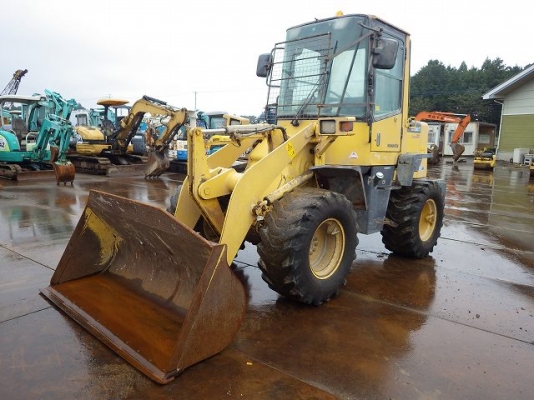 รถตักWA80-3SS รถปีใหม่2005เก่าญี่ปุ่นสภาพสวยหล่อเลยคันนิ ใช้งานน้อย5000นิดๆ