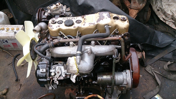 ขายเครื่องยนต์ดีเซล ISUZU มังกรทองพร้อมเลข 26550 บาท