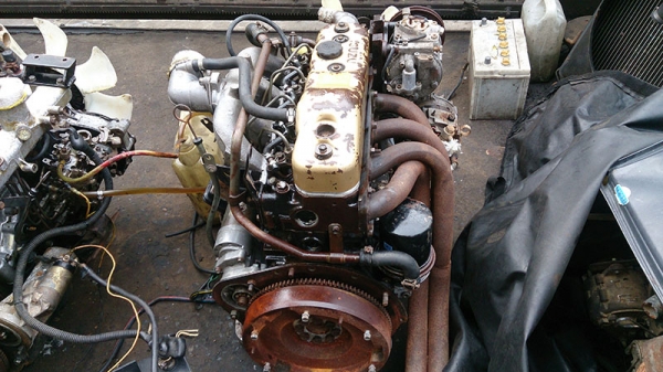 ขายเครื่องยนต์ดีเซล ISUZU มังกรทองพร้อมเลข 26550 บาท