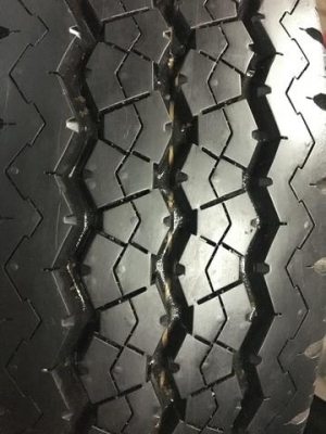 ยางใหม่ป้ายแดง 215-70-15 Bridgestone R623 ตุ่มเป้งๆ