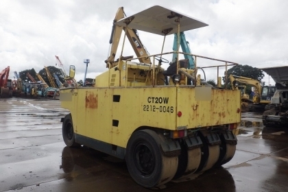 รถบดเจ็ดล้อยาง KANTO P20W เครื่องยนต์ ISUZU 6BD1 พวงมาลัยเพาเวอร์ FROM JAPAN สภาพเดิม สีเดิม พร้อมใช้งาน สนใจติดต่อ 063-9316985 ID LINE : 0639316985 ครับ