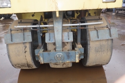 รถบดเจ็ดล้อยาง KANTO P20W เครื่องยนต์ ISUZU 6BD1 พวงมาลัยเพาเวอร์ FROM JAPAN สภาพเดิม สีเดิม พร้อมใช้งาน สนใจติดต่อ 063-9316985 ID LINE : 0639316985 ครับ