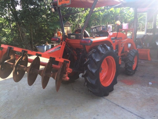 ขายรถไถคูโบต้า L3608 4WD2เพลา อุปกรณ์ใบดันหน้าและผานพรวน ราคา 298,000 บาท สนใจโทร 081-9136451 หรือ ขอดูรูปเพิ่มเติมทาง line:bow6451 ค่ะ