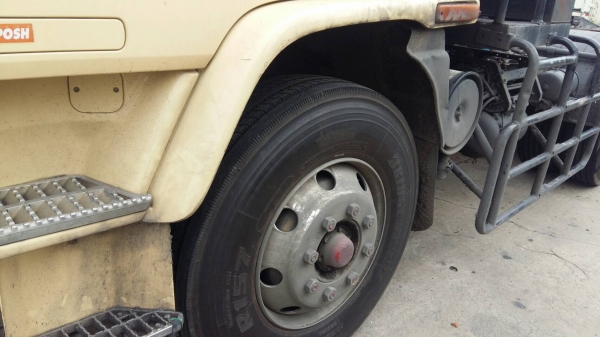 ขายรถหัวลาก 10 ล้อ 2 เพลา ISUZU และ นิสสัน UD454 รถสวยพ ร้อมใช้ ราคา.1150000 ราคาต่อรอง