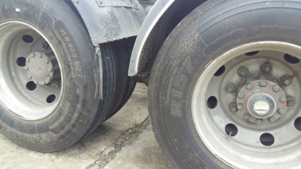 ขายรถหัวลาก 10 ล้อ 2 เพลา ISUZU และ นิสสัน UD454 รถสวยพ ร้อมใช้ ราคา.1150000 ราคาต่อรอง