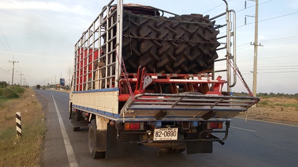 ยางหน้า หลัง คูโบต้ายันม่าร์ 45 47 49แรงคับ