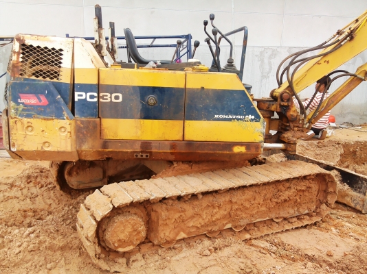 ขายด่วนรถแบคโฮ PC30 ลดราคาพิเศษ เหลือ 235,000 บาท ด่วน!!!!