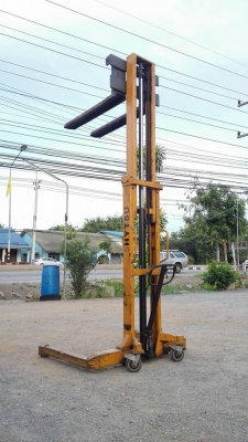 ** SOLD ** แฮนด์สแตกเกอร์ HYTSU 1000 kg. รุ่นพิเศษยก 3 เมตร สวยๆพร้อมใช้