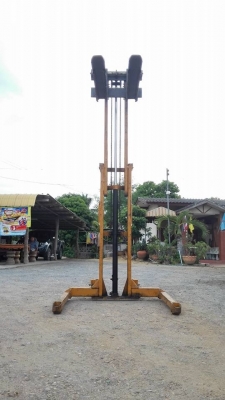 ** SOLD ** แฮนด์สแตกเกอร์ HYTSU 1000 kg. รุ่นพิเศษยก 3 เมตร สวยๆพร้อมใช้