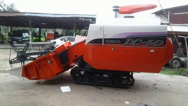 ขายรถเกี่ยวข้าว KUBOTA DC60 รถสวยสภาพดีมาก ราคา300,000 สนใจโทร 090-8588220คุณนะ 093-3258446คุณบิว หรือเข้าดูสินค้าอื่นๆได้ที่ www.narong2truck.com หรือ www.truck.in.th/498 หรือเพจFacebook ณรงค์ ซื้อขายรถมือสอง (เว็บไซต์ส่วนตัว) หรือFacebook คุณนะ รถบรรทุก