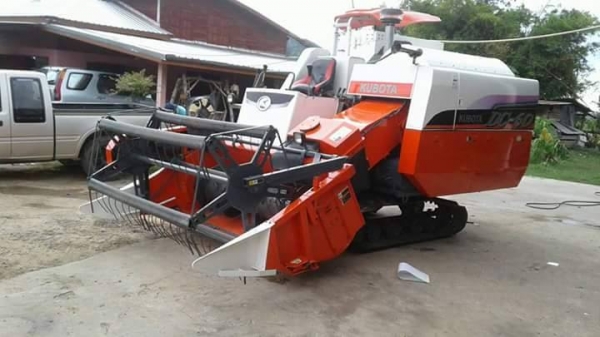 ขายรถเกี่ยวข้าว KUBOTA DC60 รถสวยสภาพดีมาก ราคา300,000 สนใจโทร 090-8588220คุณนะ 093-3258446คุณบิว หรือเข้าดูสินค้าอื่นๆได้ที่ www.narong2truck.com หรือ www.truck.in.th/498 หรือเพจFacebook ณรงค์ ซื้อขายรถมือสอง (เว็บไซต์ส่วนตัว) หรือFacebook คุณนะ รถบรรทุก