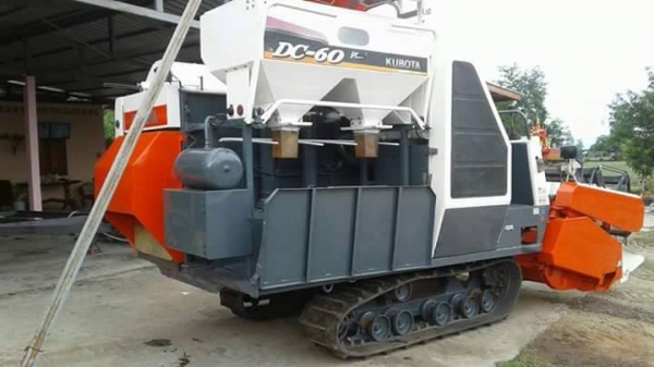 ขายรถเกี่ยวข้าว KUBOTA DC60 รถสวยสภาพดีมาก ราคา300,000 สนใจโทร 090-8588220คุณนะ 093-3258446คุณบิว หรือเข้าดูสินค้าอื่นๆได้ที่ www.narong2truck.com หรือ www.truck.in.th/498 หรือเพจFacebook ณรงค์ ซื้อขายรถมือสอง (เว็บไซต์ส่วนตัว) หรือFacebook คุณนะ รถบรรทุก