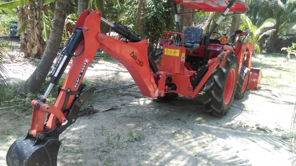 ชุดขุดติดท้ายแทรคเตอร์