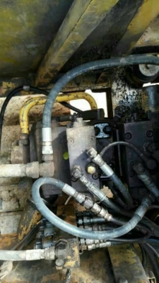 KOMATSU 415,000 บาท PC120-5 เครื่องดี ปั้มดี (ไฟฟ้าตัด) โช่หนา ช่วงล่างพอใช้ เอกสารสัญญาซื้อขาย  รถอยู่ จ.สุรินทร์.  090-772-3710 090-772-3708