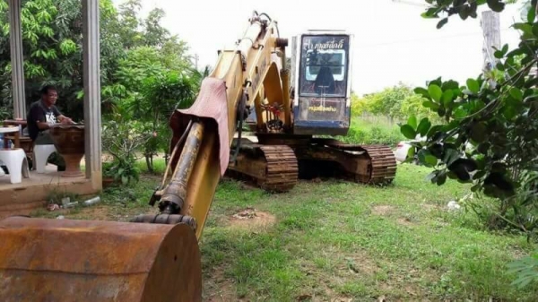 KOMATSU 415,000 บาท PC120-5 เครื่องดี ปั้มดี (ไฟฟ้าตัด) โช่หนา ช่วงล่างพอใช้ เอกสารสัญญาซื้อขาย  รถอยู่ จ.สุรินทร์.  090-772-3710 090-772-3708