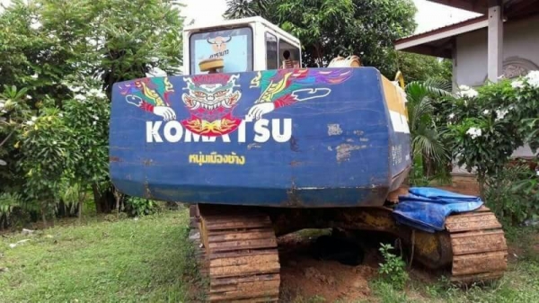 KOMATSU 415,000 บาท PC120-5 เครื่องดี ปั้มดี (ไฟฟ้าตัด) โช่หนา ช่วงล่างพอใช้ เอกสารสัญญาซื้อขาย  รถอยู่ จ.สุรินทร์.  090-772-3710 090-772-3708