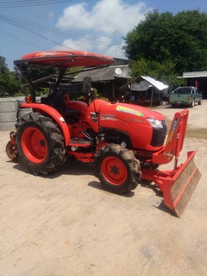 ขายรถไถ KUBOTA 36 แรง ปี58 ใช้งานได้ 540 ชม. ขายรถไถ KUBOTA 36 แรง ปี58 ใช้งานได้ 540 ชม.